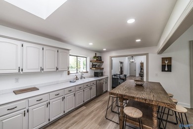 ON DEEP WATER! TWO PRIMARY SUITES! Fully renovated one-level - photo 24