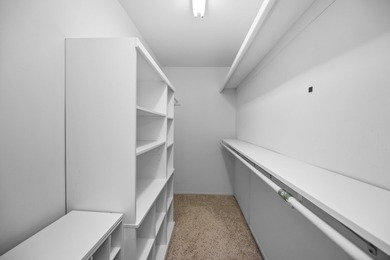 Beautifully situated on a corner lot in a desirable neighborhood - photo 26