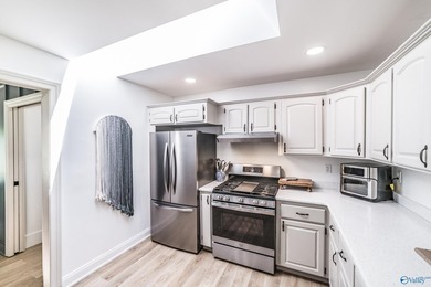 ON DEEP WATER! TWO PRIMARY SUITES! Fully renovated one-level - photo 26