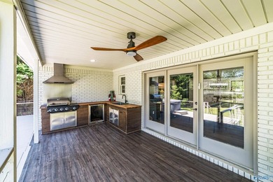 ON DEEP WATER! TWO PRIMARY SUITES! Fully renovated one-level - photo 29
