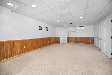 Beautifully situated on a corner lot in a desirable neighborhood - photo 33