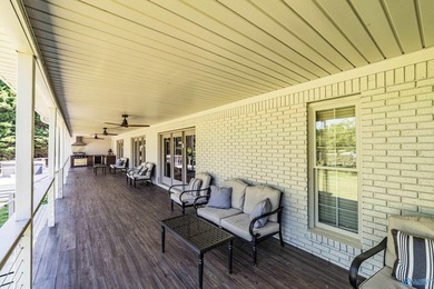 ON DEEP WATER! TWO PRIMARY SUITES! Fully renovated one-level - photo 34