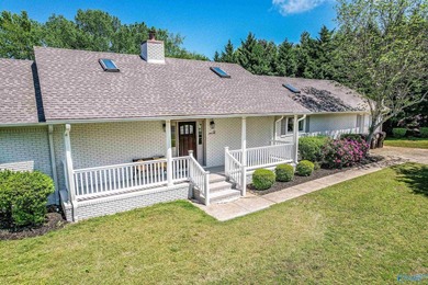 ON DEEP WATER! TWO PRIMARY SUITES! Fully renovated one-level - photo 35