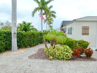 Beautiful Lakefront Lot in a 5-Star Gated Community Experience - photo 5