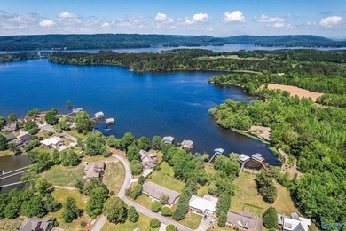 ON DEEP WATER! TWO PRIMARY SUITES! Fully renovated one-level - photo 38