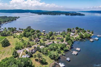ON DEEP WATER! TWO PRIMARY SUITES! Fully renovated one-level - photo 40