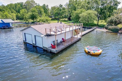 ON DEEP WATER! TWO PRIMARY SUITES! Fully renovated one-level - photo 42