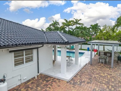 This stunning, fully gated one-story estate is ideally located - photo 4