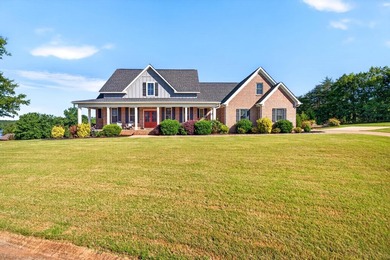 Welcome to this stunning modern farmhouse situated on a large - photo 1
