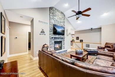 Big Boulder Ski Area Views - 4 Bedroom with Heated 4 Season Room - photo 3