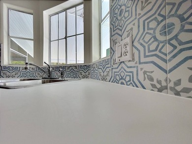 BEAUTIFULLY REMODELED HOME ON A SPACIOUS LOT! MOVE-IN READY! - photo 5