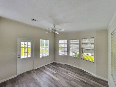 BEAUTIFULLY REMODELED HOME ON A SPACIOUS LOT! MOVE-IN READY! - photo 8