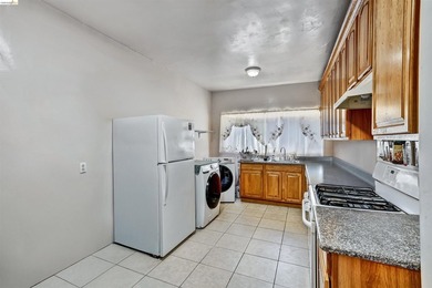 Welcome to 1390 and 1396 Highland Blvd, Hayward, CA 94542 - a - photo 3