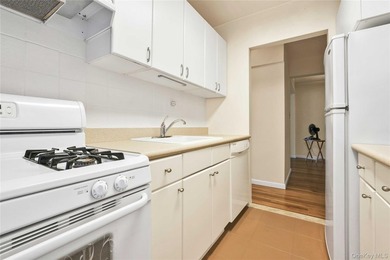 Welcome to Mitchell Gardens, nestled in the heart of North - photo 15