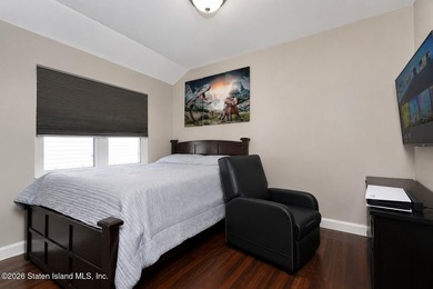 Welcome to 285 Lockman Avenue, a spacious and beautifully - photo 19