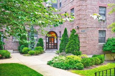 Welcome to Mitchell Gardens, nestled in the heart of North - photo 25