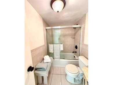 Immaculate second floor, partially furnished, one bedroom one - photo 25