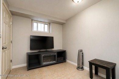 Welcome to 285 Lockman Avenue, a spacious and beautifully - photo 28