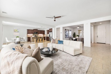 POINT OF VIEW - MORNING LIGHT, MOUNTAIN VIEWS AND A POOL THAT