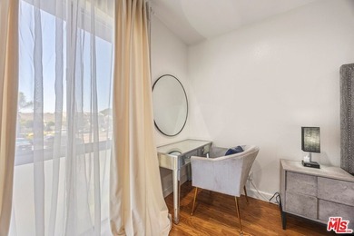 Spacious and well-located condo offering an exceptional - photo 5