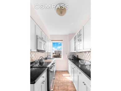 Castle Village PENTHOUSE 3 Bedroom, 2 Bath! Need more space? - photo 8