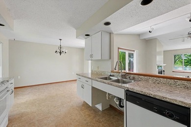 Welcome to 3403 Timberline Drive-an inviting and thoughtfully - photo 8