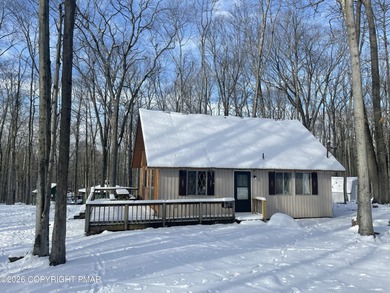 Locust Lake Home For Sale in Pocono Lake Pennsylvania