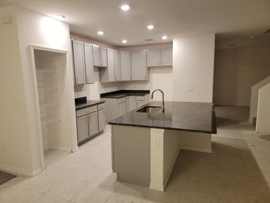 Welcome to this spacious 4-bedroom, 3.5-bathroom two-story - photo 4