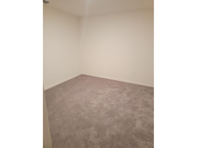 Welcome to this spacious 4-bedroom, 3.5-bathroom two-story - photo 7