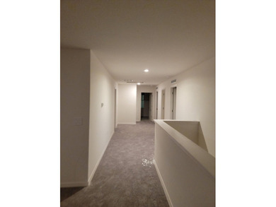 Welcome to this spacious 4-bedroom, 3.5-bathroom two-story - photo 8