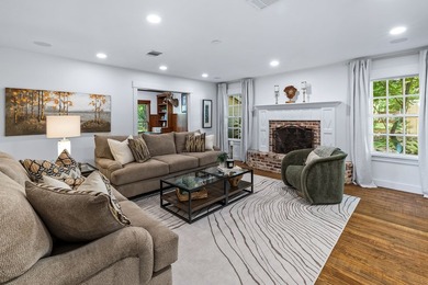 Discover an extraordinary lakeside retreat nestled in one of Oak - photo 11