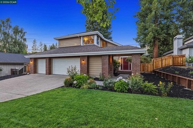 Situated along the 14th fairway of the Lakeside Golf Course - photo 2