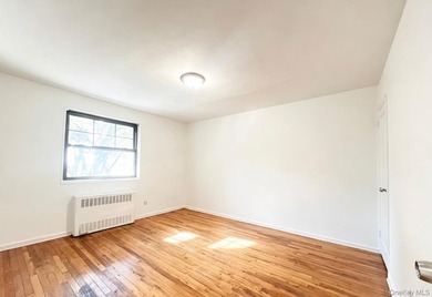 NO INTERVIEW Garden-Style 3 Bedroom Coop for Sale in Kew Garden - photo 16