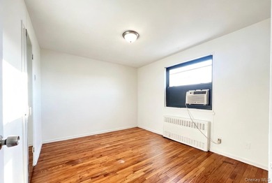 NO INTERVIEW Garden-Style 3 Bedroom Coop for Sale in Kew Garden - photo 20