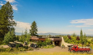 Located just beyond Jussilo Bow Pond, this exceptional estate - photo 23