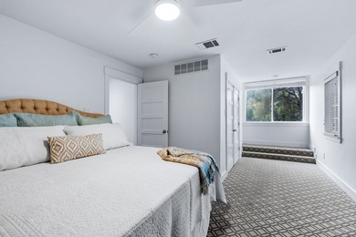 Discover an extraordinary lakeside retreat nestled in one of Oak - photo 25