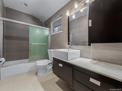 Beautiful and spacious home featuring 4 bedrooms and 2.5 - photo 26