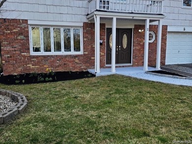 Beautiful and spacious home featuring 4 bedrooms and 2.5 - photo 31