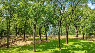 Discover an extraordinary lakeside retreat nestled in one of Oak - photo 31