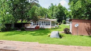 This charming 3-bedroom, 2-bath home on the south end of Lake - photo 4