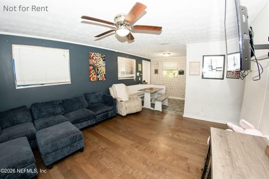 Recently remodeled gem. Granite Countertops. New Dishwasher and - photo 8