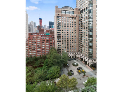 Historic Manhattan House designed by Gordon Bunshaft! - photo 17