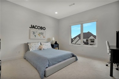 Modern luxury on the Shadow Valley golf course! Built in 2022 - photo 22
