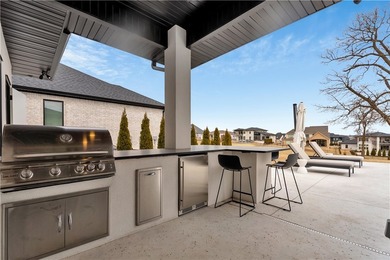 Modern luxury on the Shadow Valley golf course! Built in 2022 - photo 25