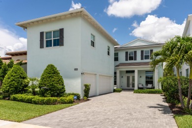 (private lake, pond, creek) Home For Sale in Palm Beach Gardens Florida