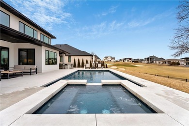 Modern luxury on the Shadow Valley golf course! Built in 2022 - photo 34
