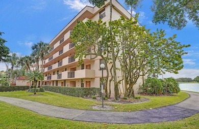 Completely renovated and move-in ready! This stunning unit has - photo 7