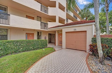 Completely renovated and move-in ready! This stunning unit has - photo 8
