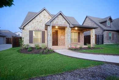 Lake Viridian Home For Sale in Arlington Texas