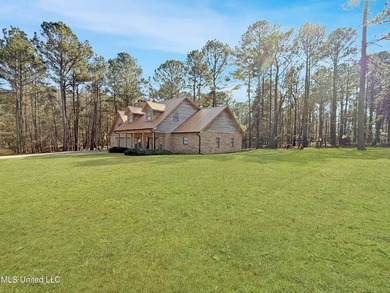 SELLERS ARE MOTIVATED so bring offers!! Tucked behind the gates - photo 2